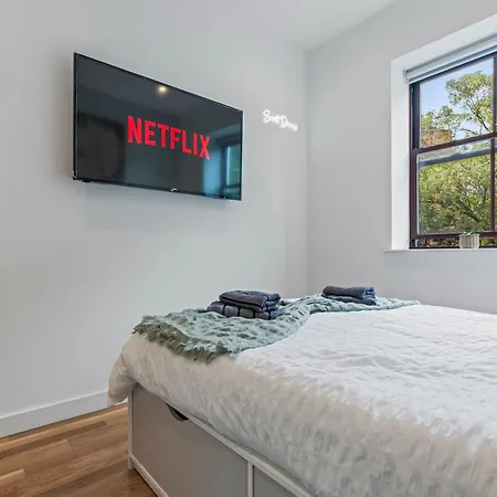 Stylish Flat - Sleeps 8 - 2 Mins To Centre Apartman
