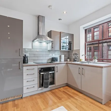 Stylish Flat - Sleeps 8 - 2 Mins To Centre Apartman Leeds
