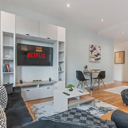 Apartman Stylish Flat - Sleeps 8 - 2 Mins To Centre