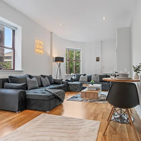 Apartman Stylish Flat - Sleeps 8 - 2 Mins To Centre *