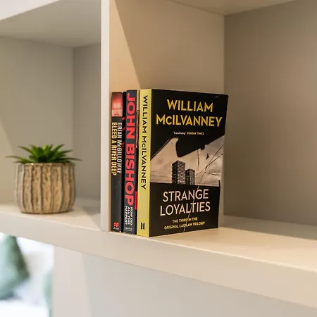 Stylish Flat - Sleeps 8 - 2 Mins To Centre