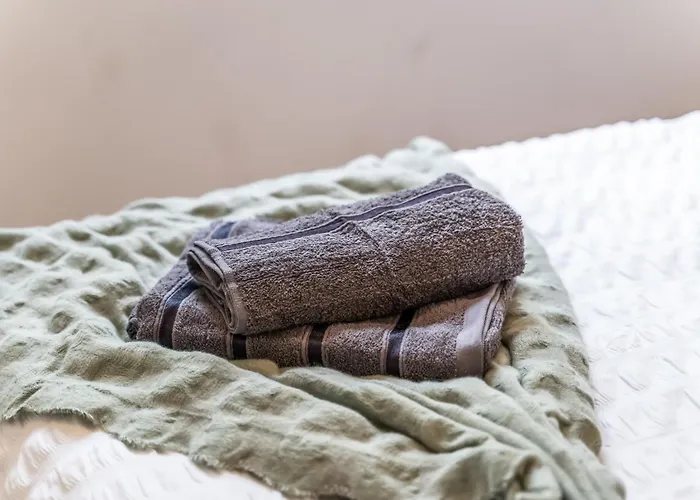 Stylish Flat - Sleeps 8 - 2 Mins To Centre