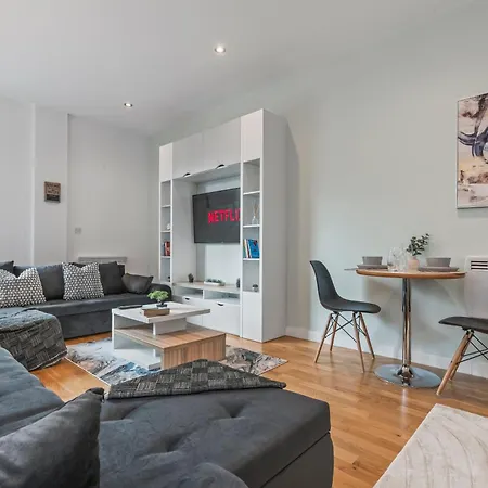 Stylish Flat - Sleeps 8 - 2 Mins To Centre Lägenhet *