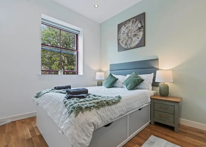 Stylish Flat - Sleeps 8 - 2 Mins To Centre 利兹