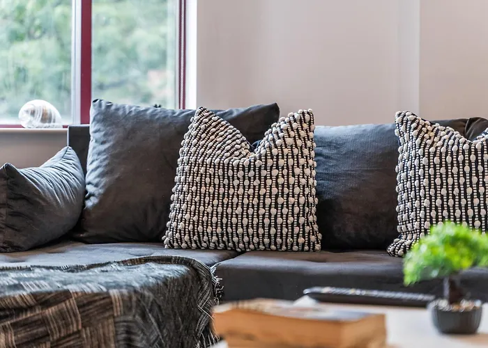 Stylish Flat - Sleeps 8 - 2 Mins To Centre * 利兹